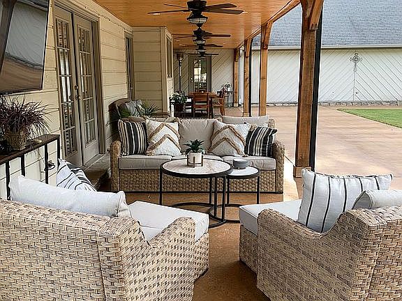 Patio Seating and Dining