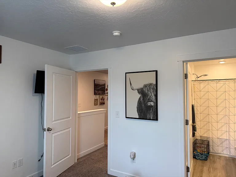 28 N Monitor Row — Photo 14
