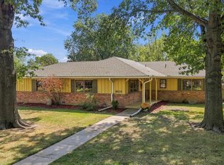 8121 E Mockingbird Ln, Wichita, KS 67207