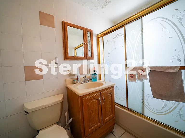 21-50 29th St #2 — Photo 8