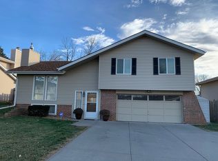 13537 Valley St, Omaha, NE 68144