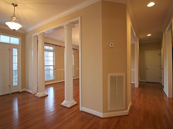 2nd image of 3065 Oxford Glen Dr
