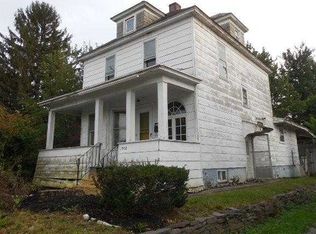 1072 Raymond St, Schenectady, NY 12308