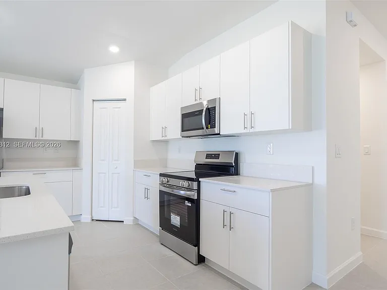 17564 SW 285th St — Photo 7