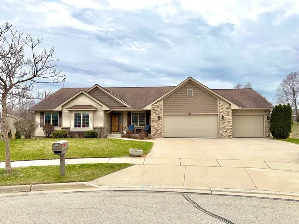 301 Webster Pl, West Bend, WI 53095