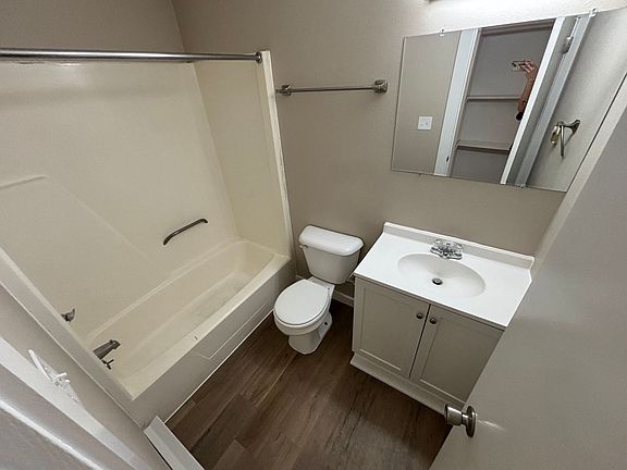3rd image of 520 E 18th St #0