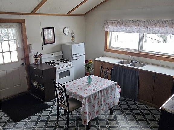 4th image of Rural Address Hazel #335
