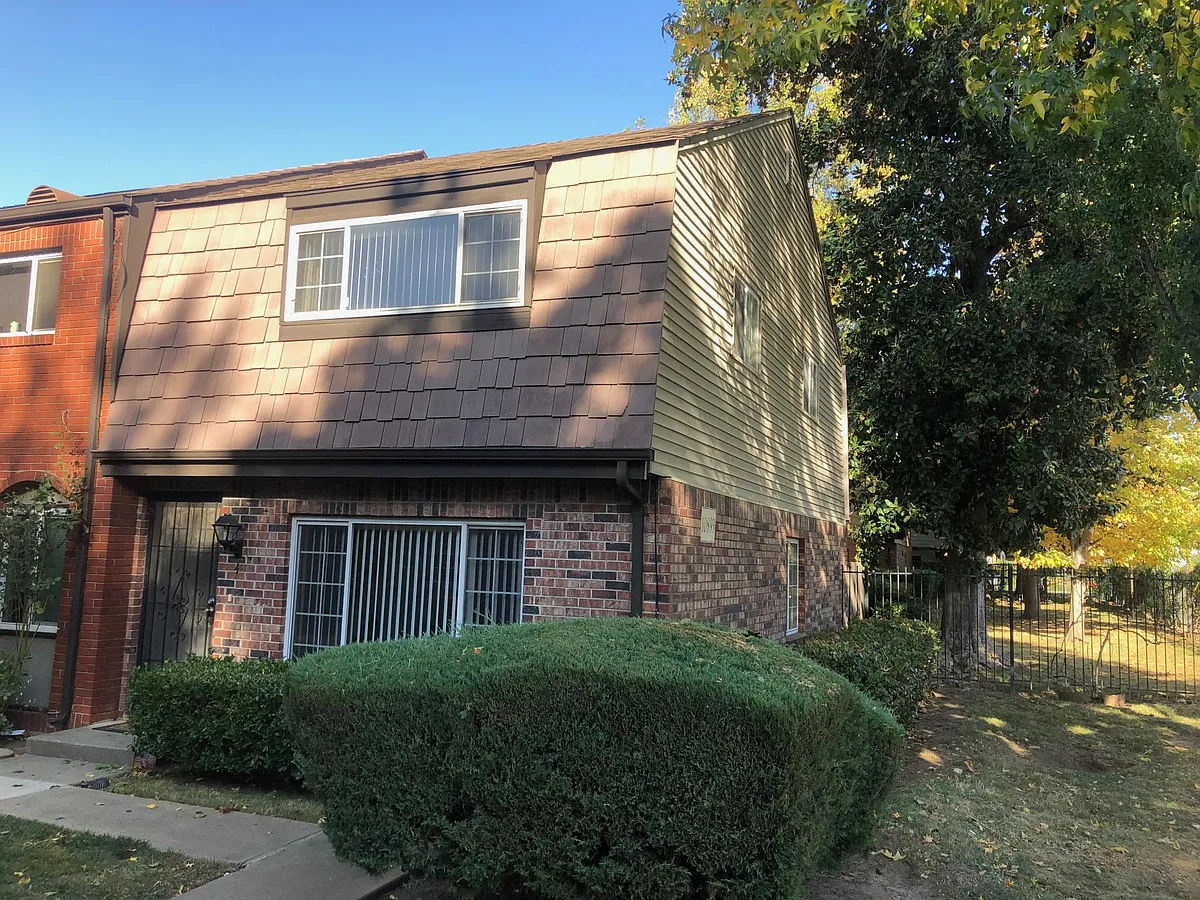 Building Photo - 10893 Coloma Rd #4