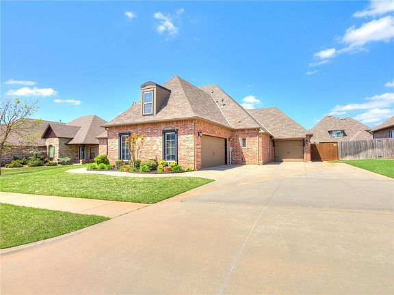 4th image of 1509 SW 134th Ter