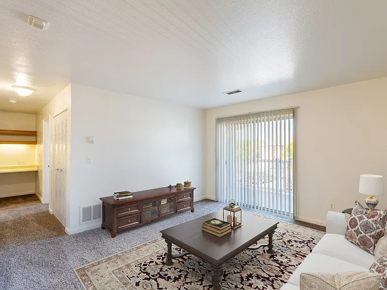 Sterling Park Apartments — Photo 19