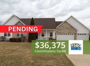 1532 Mackin Dr, De Witt, IA 52742