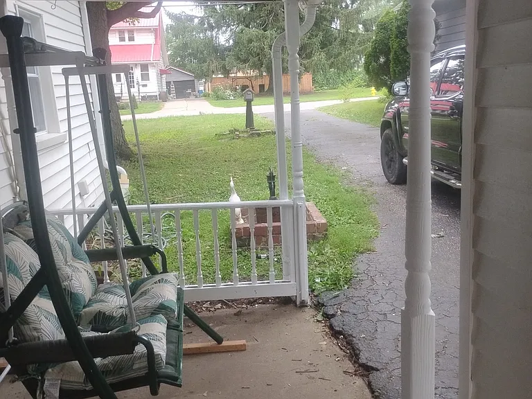 472 Washington Ave — Photo 2