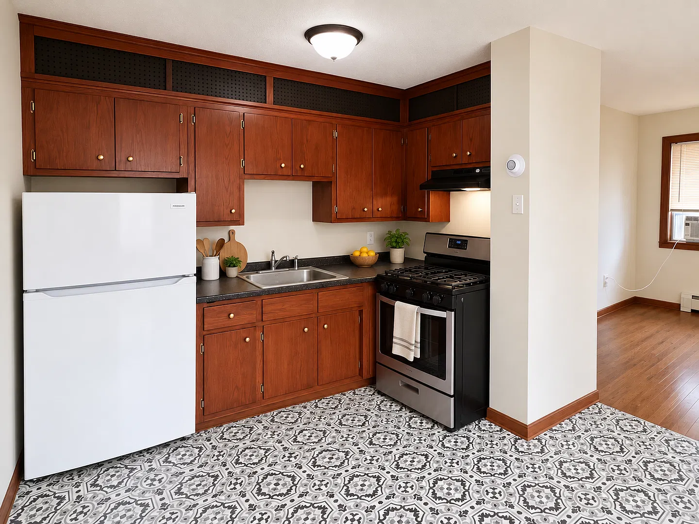 Remodeled 2-Bedroom NE Minneapolis Apartment with/ Off-Street Parking! — Photo 3