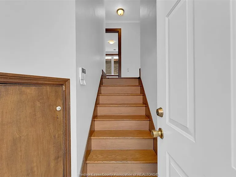 1451 Ouellette Ave #UPPER — Photo 11