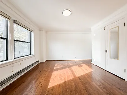 280 Morris Ave S #1 — Photo 2