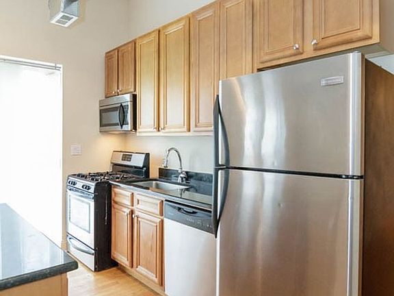 3rd image of 3508 W Cortland St #3510-4N