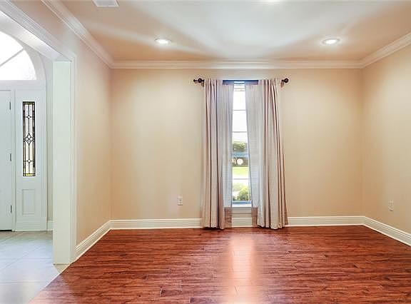 3rd image of 633 Fairfield Ave