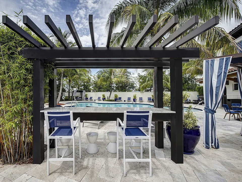 Solle Davie Luxury Apartments apartments community photo