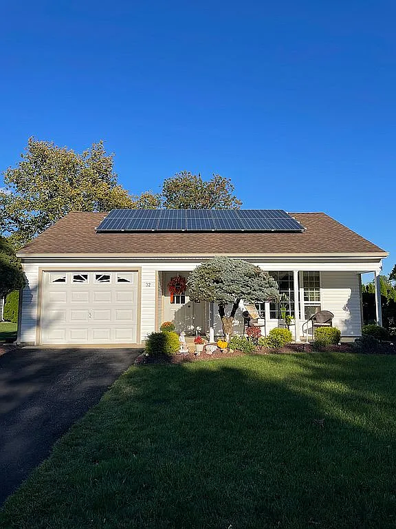 32 Knoll Cir photo 1