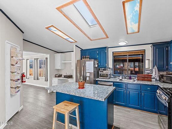 2nd image of 4075 Bobolink Cir