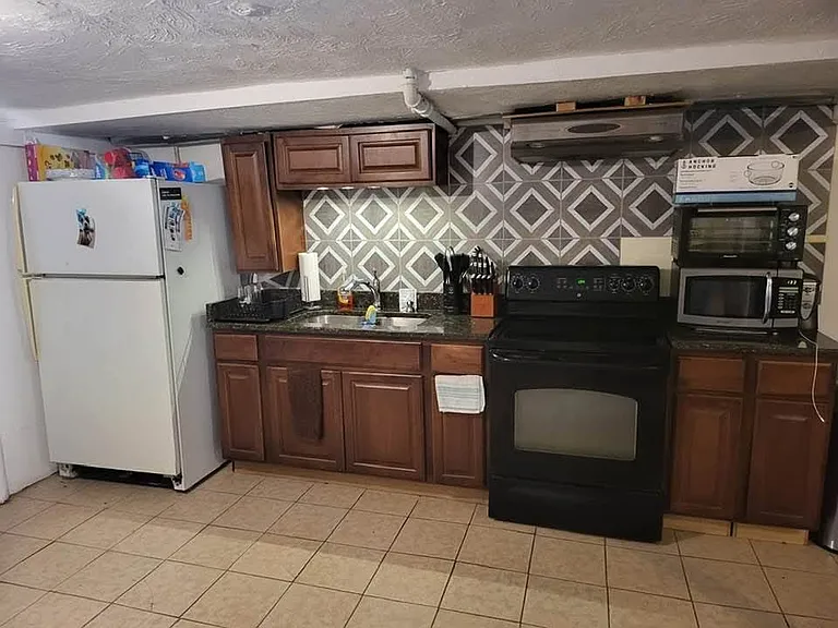 28 Swan Ave #BASEMENT — Photo 7