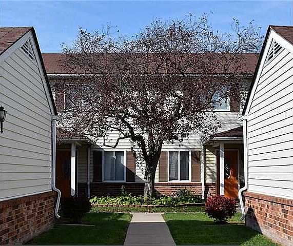 1st image of 27057 Oakmead Dr