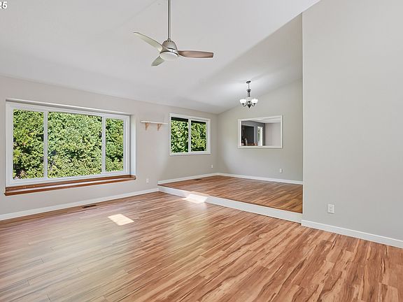 5th image of 2477 SE Lindenbrook Ct