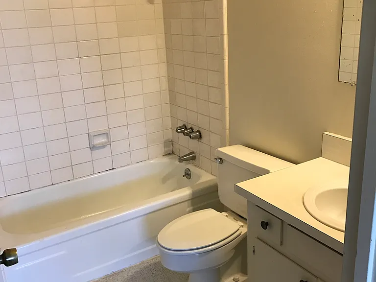 Coral Cir — Photo 8