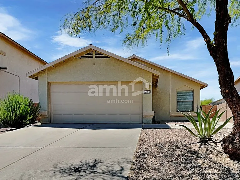 2435 W Waterway Pl — Photo 1