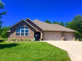 58 Winchester Dr, Monett, MO 65708