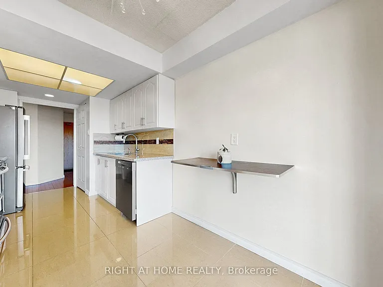 7805 Bayview Ave #1120 — Photo 17