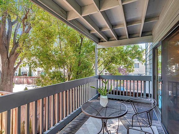 5th image of 50 Laurie Meadows Dr APT 2