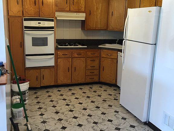 5th image of 710 Hollywood Ave
