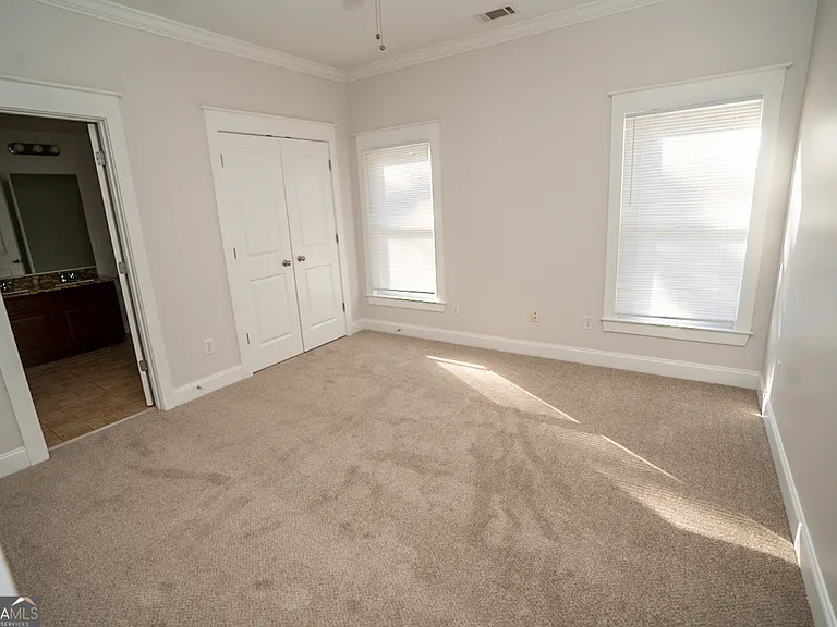 901 Custer Ave SE — Photo 13