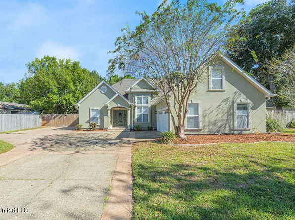 108 Oaks Blvd, Bay Saint Louis, MS 39520