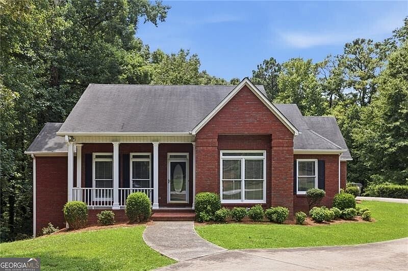 1st image of 187 Cypress Dr