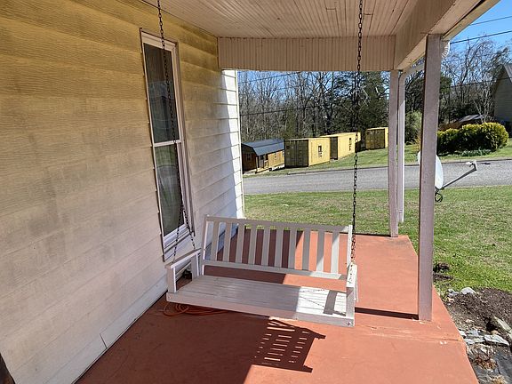 2nd image of 107 Twin Oaks Dr