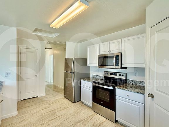 4th image of 1081 W Palo Verde Ave