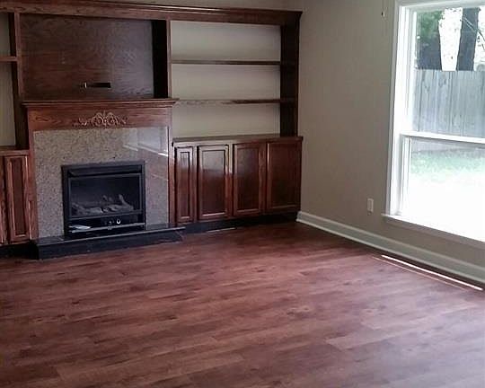 5th image of 5303 Dickens Ln