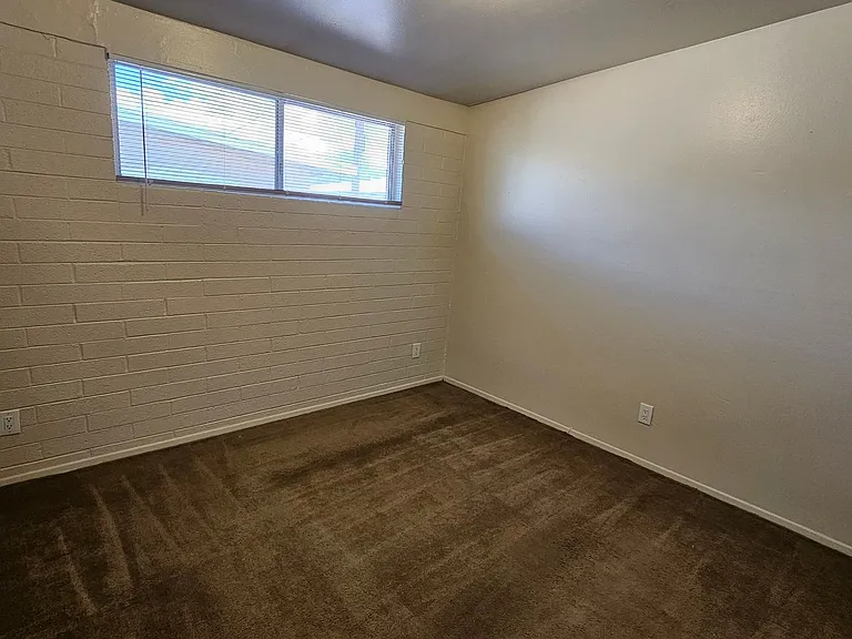 Park Plaza Condos — Photo 9