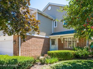 832 Winchester Ln, Northbrook, IL 60062