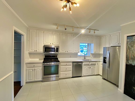 3rd image of 7120 Dalewood Ln
