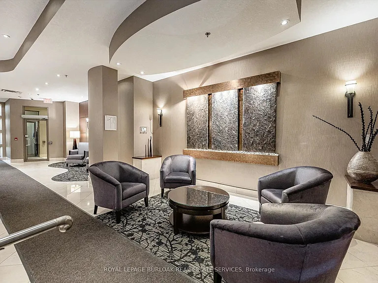 1477 Lakeshore Rd #305 — Photo 8