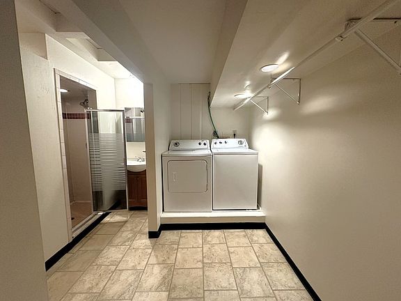 4th image of 214 S Highland Ave S