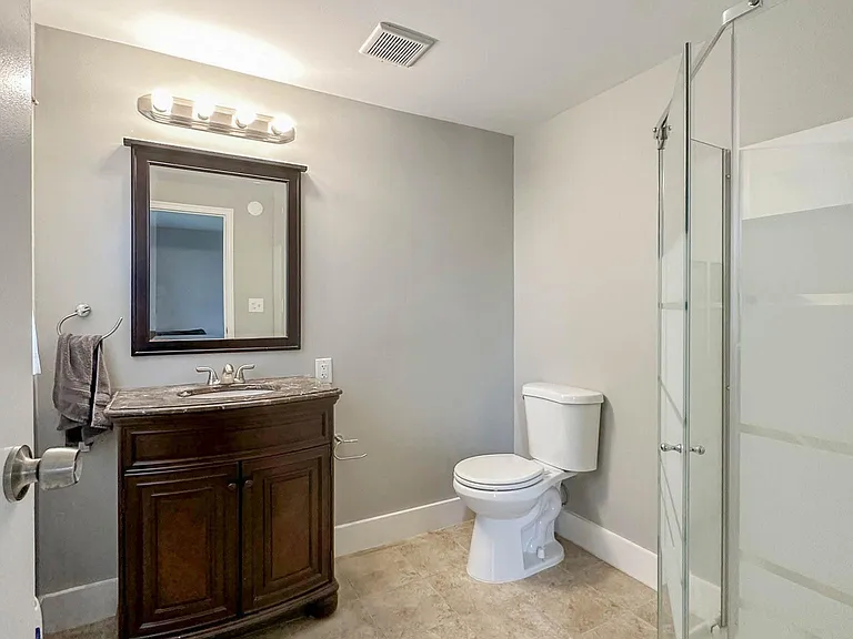 662 Southwood Ave — Photo 14