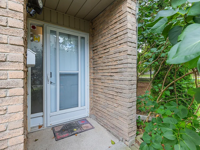 159 Sandringham Cres — Photo 15