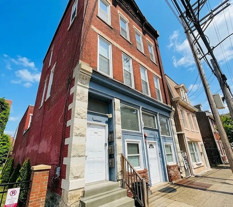2405 Sarah Street