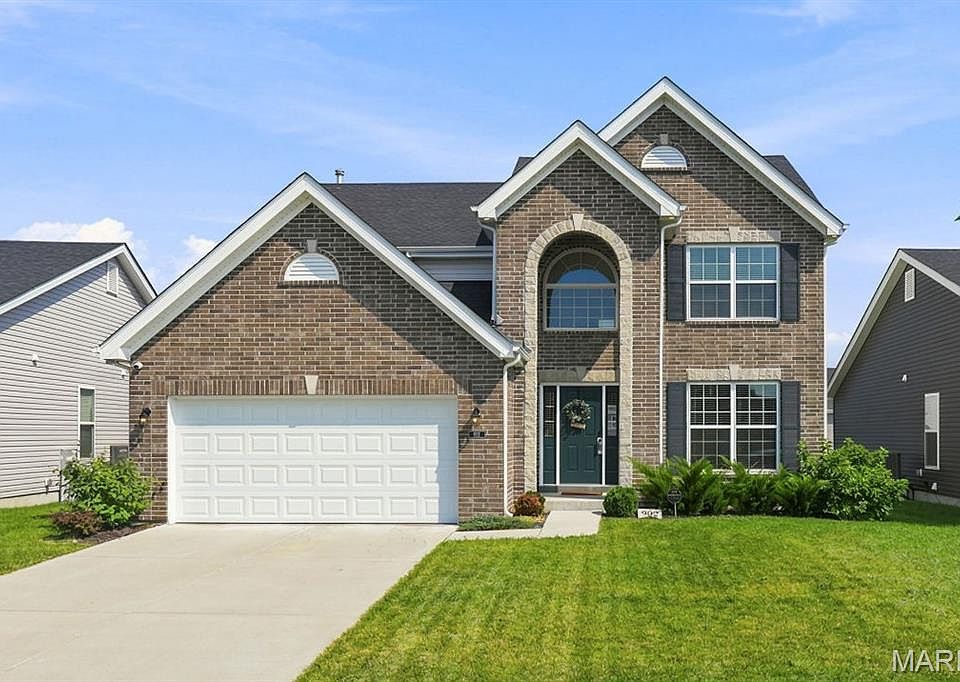 1st image of 902 Palisades Cir