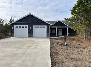 935 9th St NW, Perham, MN 56573