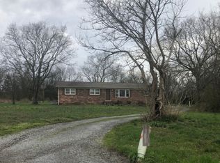 707 Bugscuffle Rd, Wartrace, TN 37183